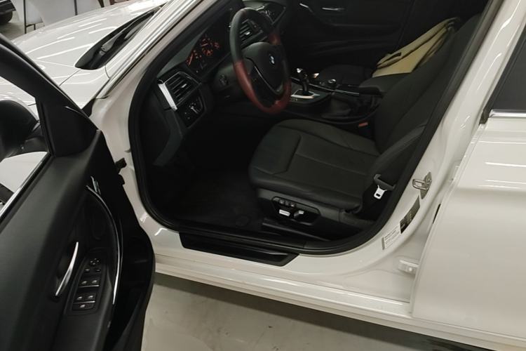 Used BMW 3 Series 2017 320Li Fashion Model Left Front Seat