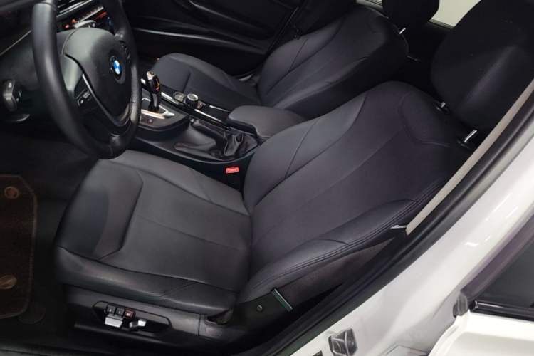 Used BMW 3 Series 2017 320Li Fashion Model Left Front Seat