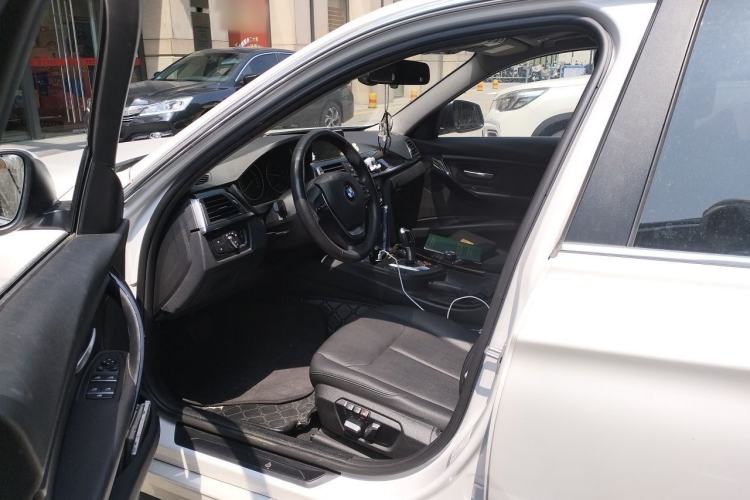 Used BMW 3 Series 2017 320Li Fashion Model Left Front Seat