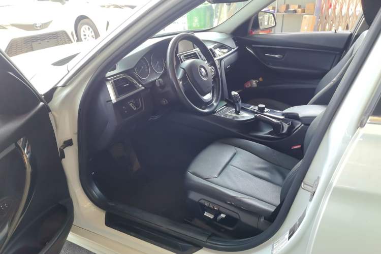 Used BMW 3 Series 2017 320Li Fashion Model Left Front Seat