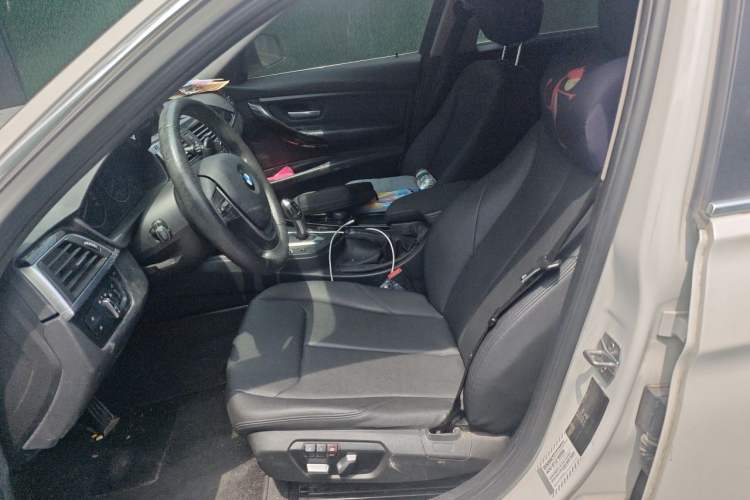 Used BMW 3 Series 2017 318Li Fashion Model Left Front Seat