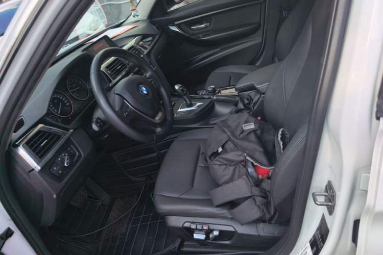 Used BMW 3 Series 2017 320Li Fashion Model Left Front Seat
