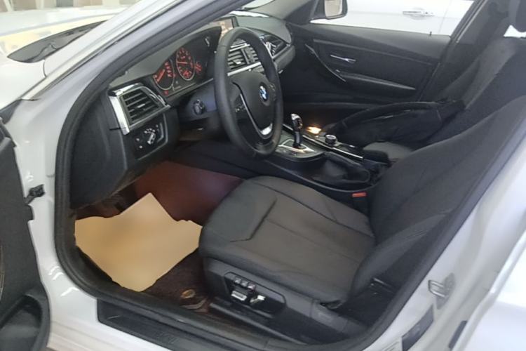 Used BMW 3 Series 2017 318Li Fashion Model Left Front Seat
