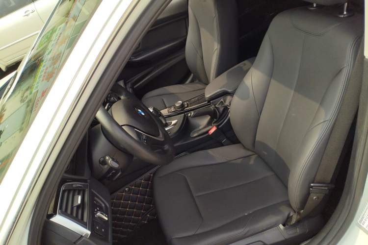 Used BMW 3 Series 2017 320Li Fashion Model Left Front Seat