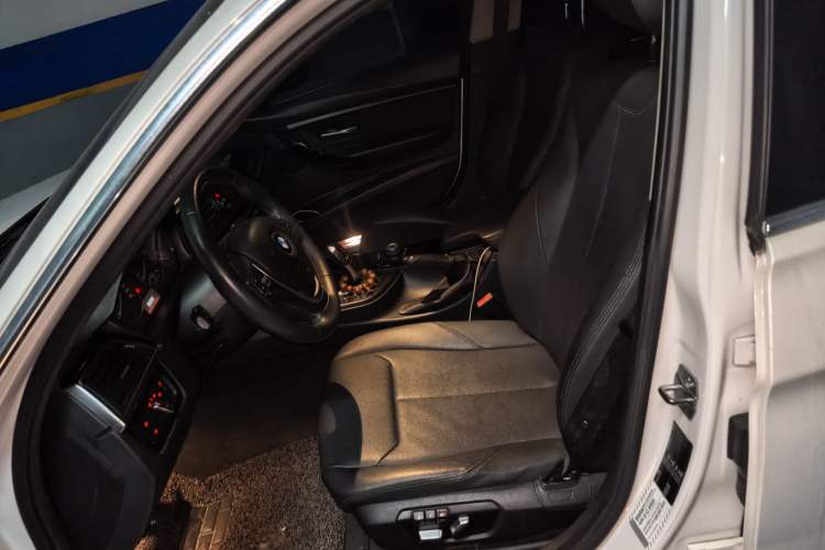 Used BMW 3 Series 2017 320Li Fashion Model Left Front Seat
