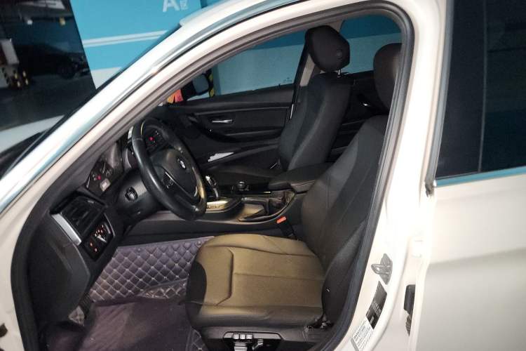 Used BMW 3 Series 2017 320Li Fashion Model Left Front Seat