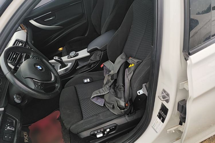 Used BMW 3 Series 2017 320i M Sport Left Front Seat