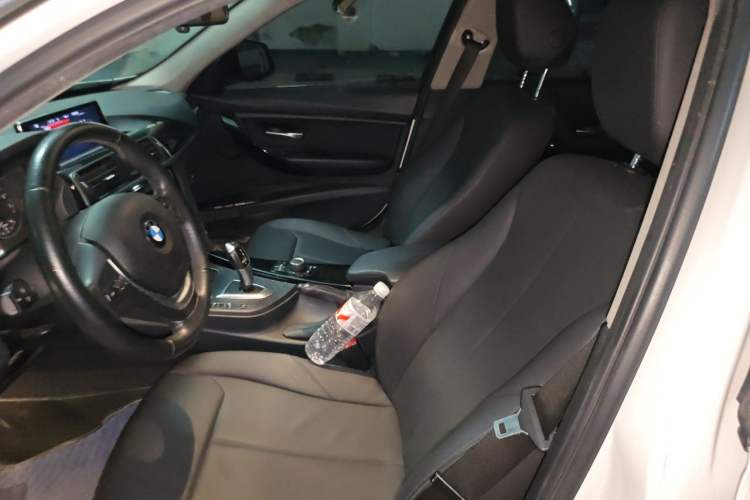 Used BMW 3 Series 2017 318Li Fashion Model Left Front Seat