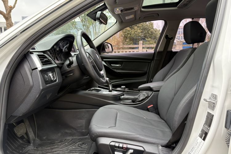 Used BMW 3 Series 2017 320Li Fashion Model Left Front Seat