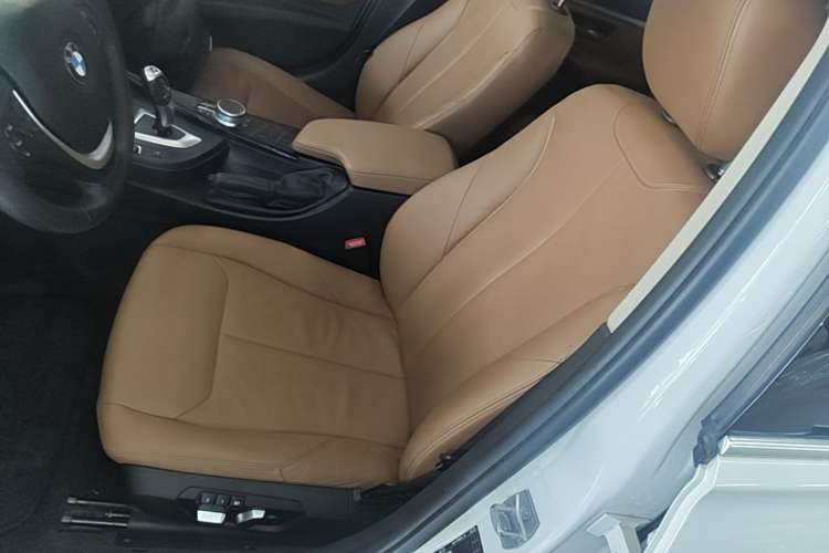 Used BMW 3 Series 2017 320Li Luxury Design Package Left Front Seat