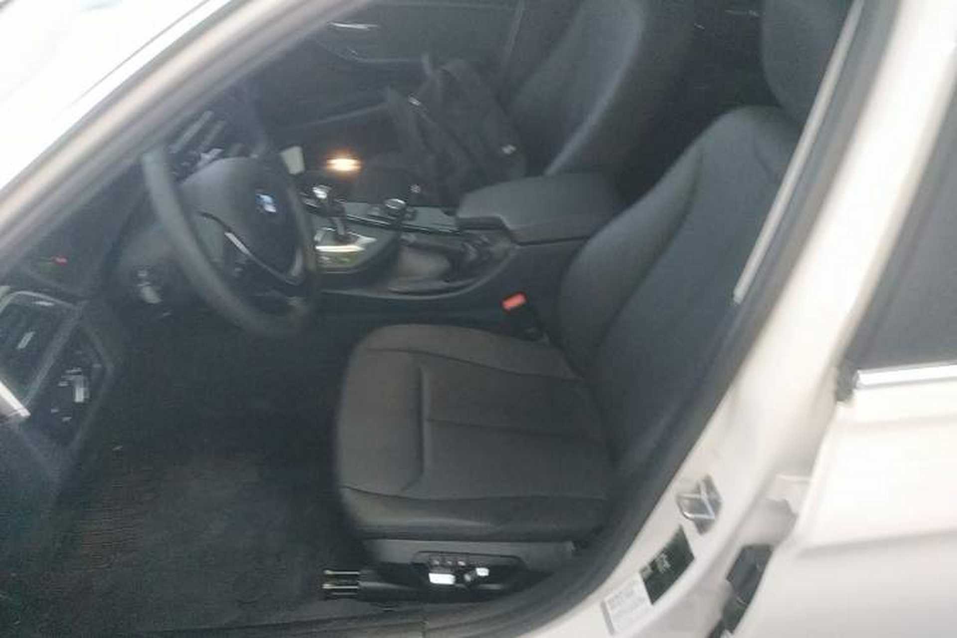 Used BMW 3 Series 2017 318Li Fashion Model Left Front Seat