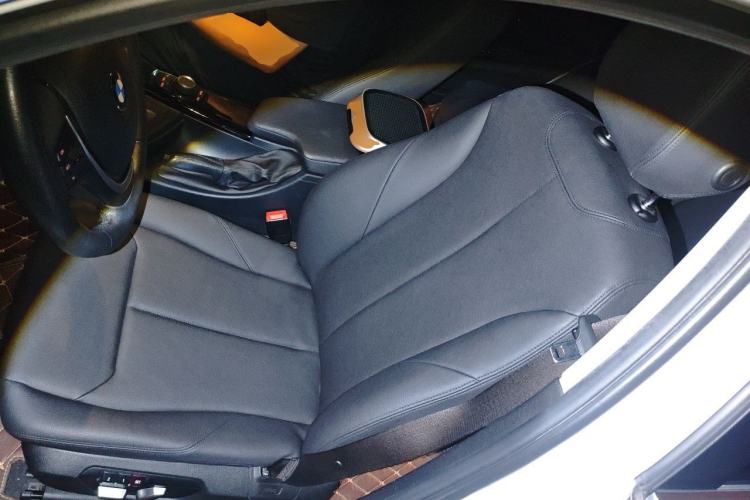 Used BMW 3 Series 2017 320Li Fashion Model Left Front Seat