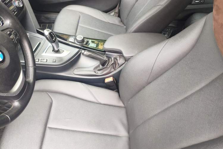 Used BMW 3 Series 2017 320Li Fashion Model Left Front Seat