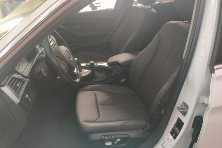 Used BMW 3 Series 2017 320Li Fashion Model Left Front Seat