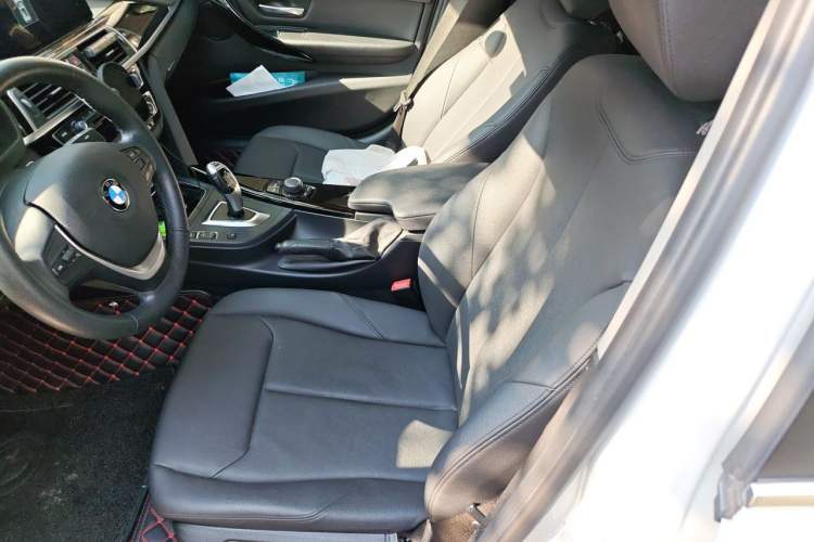 Used BMW 3 Series 2017 320Li Fashion Model Left Front Seat