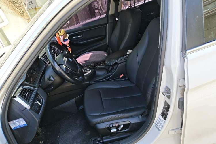 Used BMW 3 Series 2017 320Li Fashion Model Left Front Seat