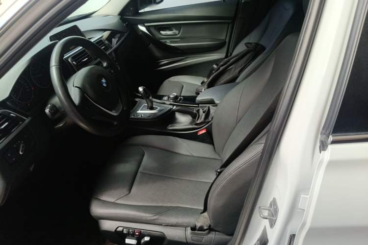 Used BMW 3 Series 2017 320Li Fashion Model Left Front Seat