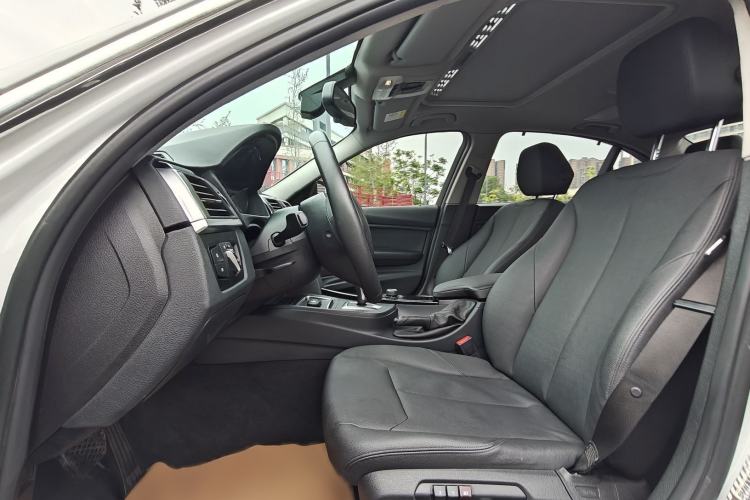 Used BMW 3 Series 2017 320Li Fashion Model Left Front Seat