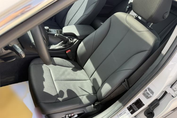 Used BMW 3 Series 2017 320Li Fashion Model Left Front Seat
