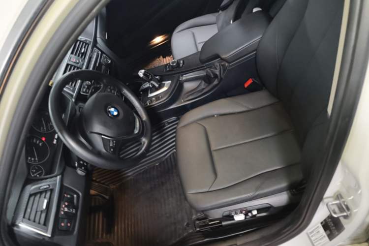 Used BMW 3 Series 2017 320Li Fashion Model Left Front Seat