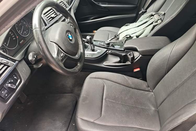 Used BMW 3 Series 2017 318Li Fashion Model Left Front Seat