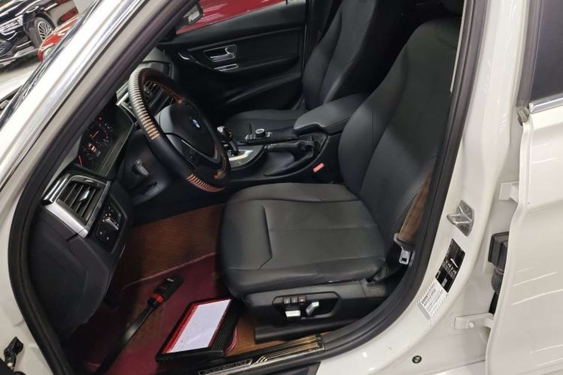 Used BMW 3 Series 2017 320Li Fashion Model Left Front Seat