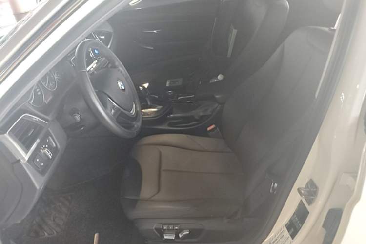 Used BMW 3 Series 2017 320Li Fashion Model Left Front Seat