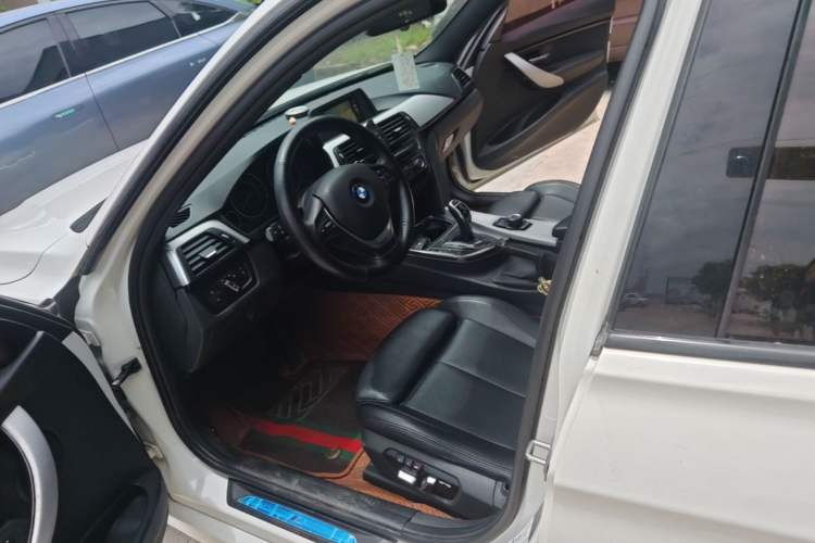 Used BMW 3 Series 2017 320i M Sport Left Front Seat