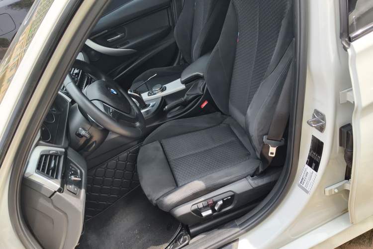 Used BMW 3 Series 2017 320i M Sport Left Front Seat