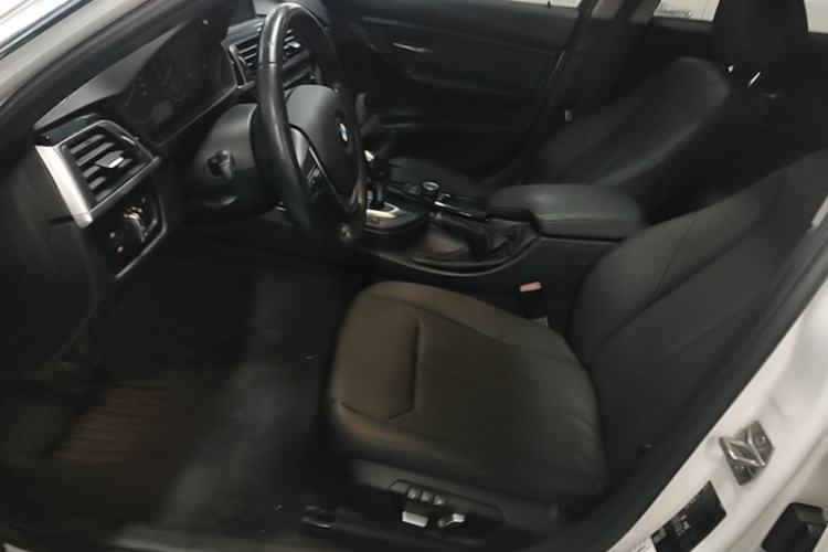 Used BMW 3 Series 2017 318Li Fashion Model Left Front Seat