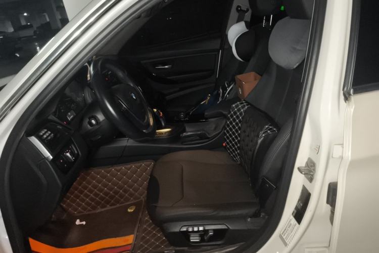 Used BMW 3 Series 2017 318Li Fashion Model Left Front Seat