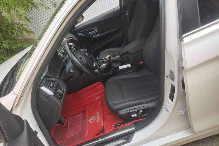 Used BMW 3 Series 2017 320Li Fashion Model Left Front Seat