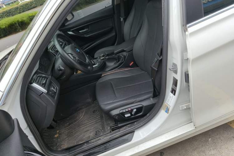 Used BMW 3 Series 2017 320Li Fashion Model Left Front Seat