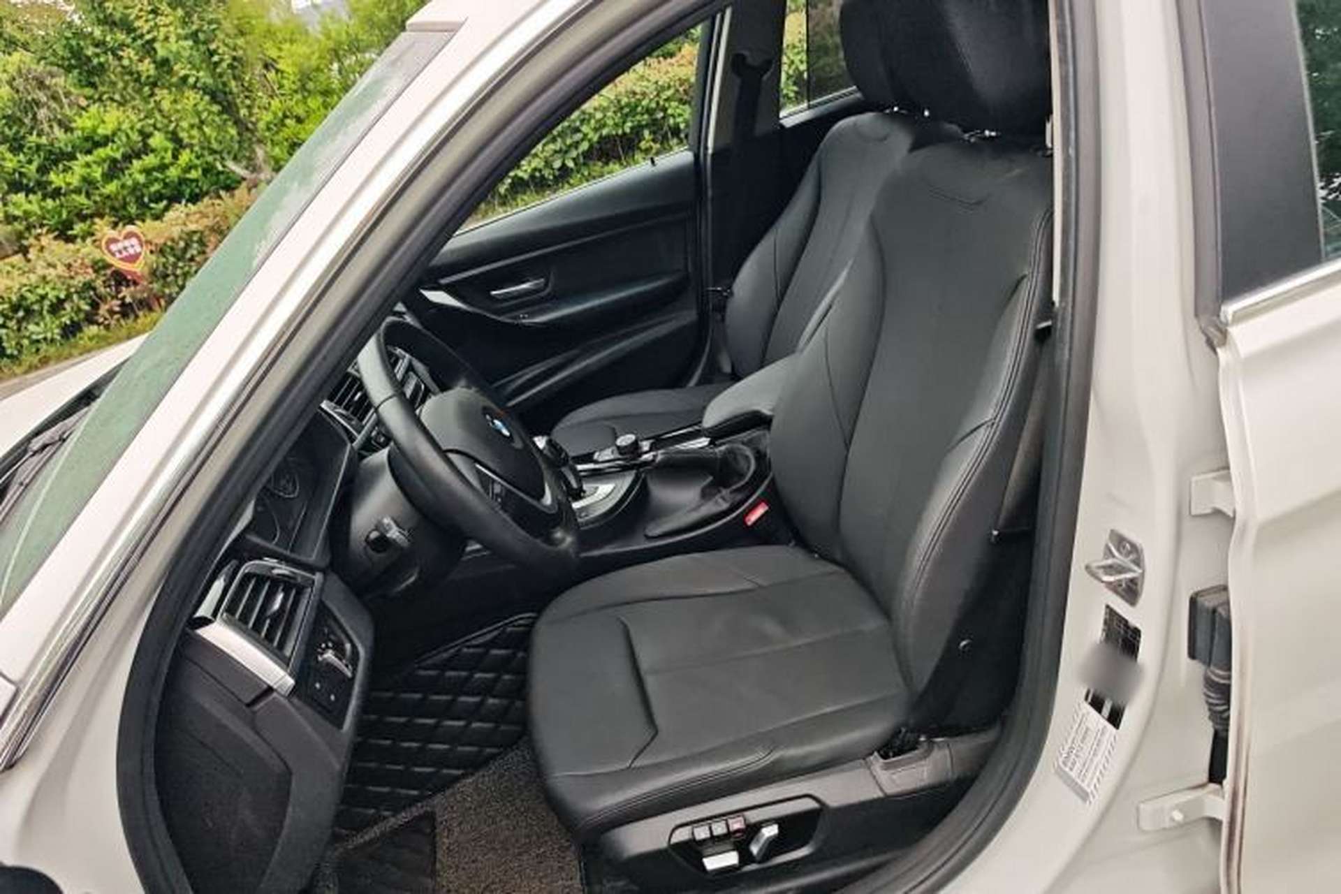 Used BMW 3 Series 2017 320Li Fashion Model Left Front Seat
