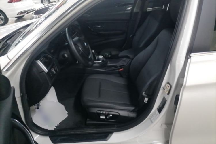 Used BMW 3 Series 2017 318Li Fashion Model Left Front Seat