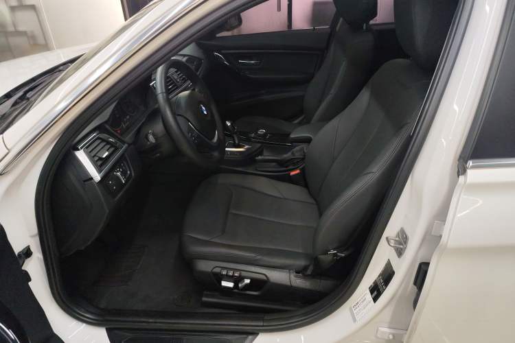 Used BMW 3 Series 2017 320Li Fashion Model Left Front Seat