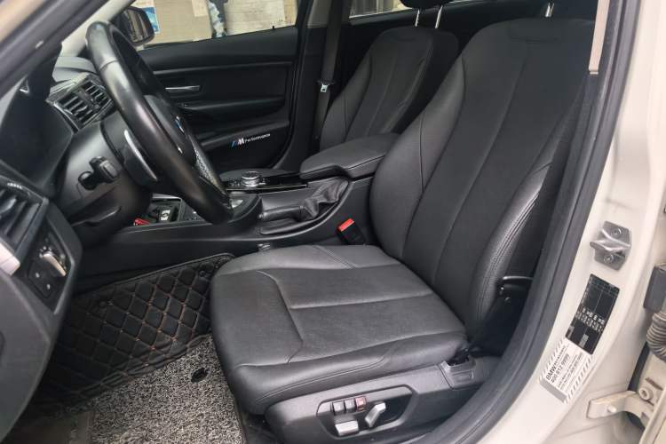 Used BMW 3 Series 2017 320Li Fashion Model Left Front Seat