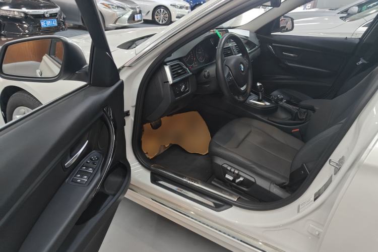 Used BMW 3 Series 2017 320Li Fashion Model Left Front Seat
