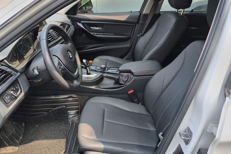 Used BMW 3 Series 2017 320Li Fashion Model Left Front Seat