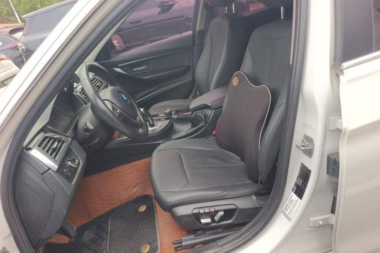 Used BMW 3 Series 2017 318Li Fashion Model Left Front Seat