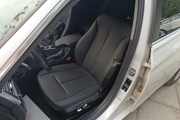 Used BMW 3 Series 2017 320Li Fashion Model Left Front Seat