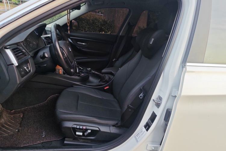 Used BMW 3 Series 2017 320Li Fashion Model Left Front Seat