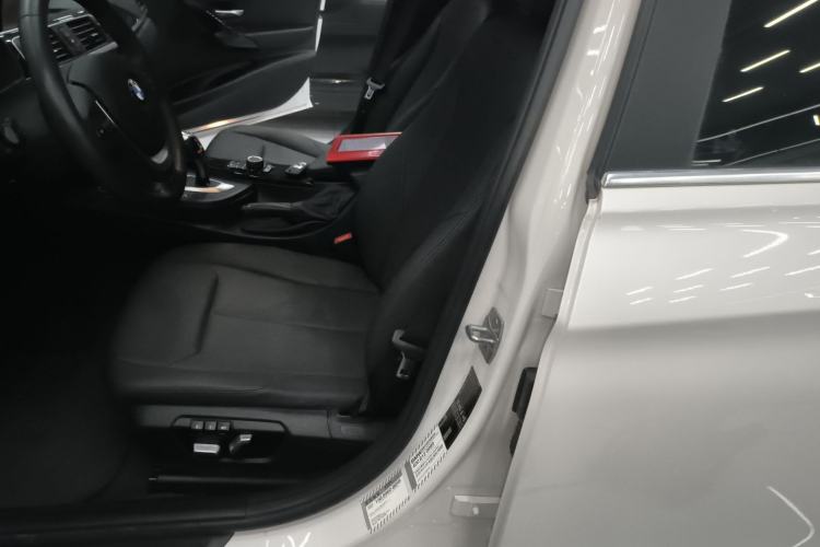 Used BMW 3 Series 2017 320Li Fashion Model Left Front Seat