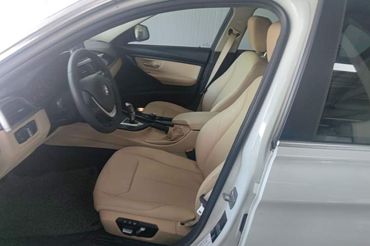 Used BMW 3 Series 2017 320Li Fashion Model Left Front Seat