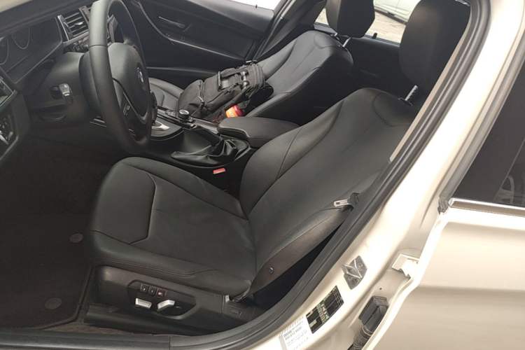Used BMW 3 Series 2017 320Li Fashion Model Left Front Seat
