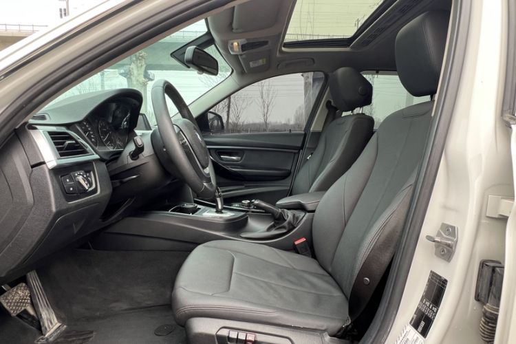 Used BMW 3 Series 2017 320Li Fashion Model Left Front Seat