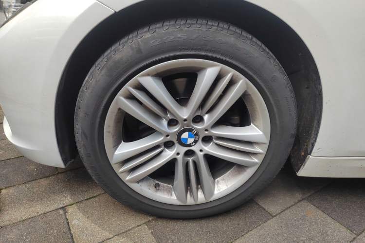 Used BMW 3 Series 2017 320Li Fashion Model Left Front Wheel Hub