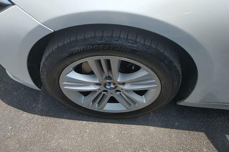 Used BMW 3 Series 2017 318i Fashion Model Left Front Wheel Hub