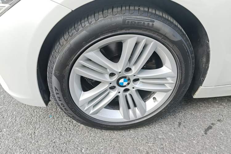 Used BMW 3 Series 2017 320Li Fashion Model Left Front Wheel Hub