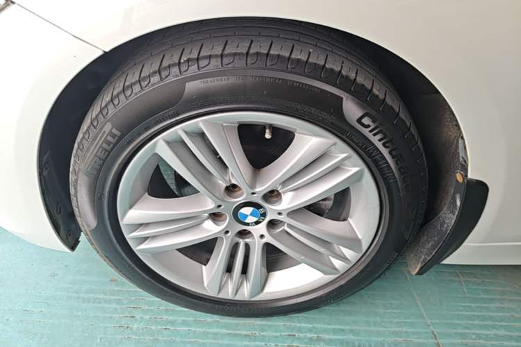 Used BMW 3 Series 2017 318i Fashion Model Left Front Wheel Hub